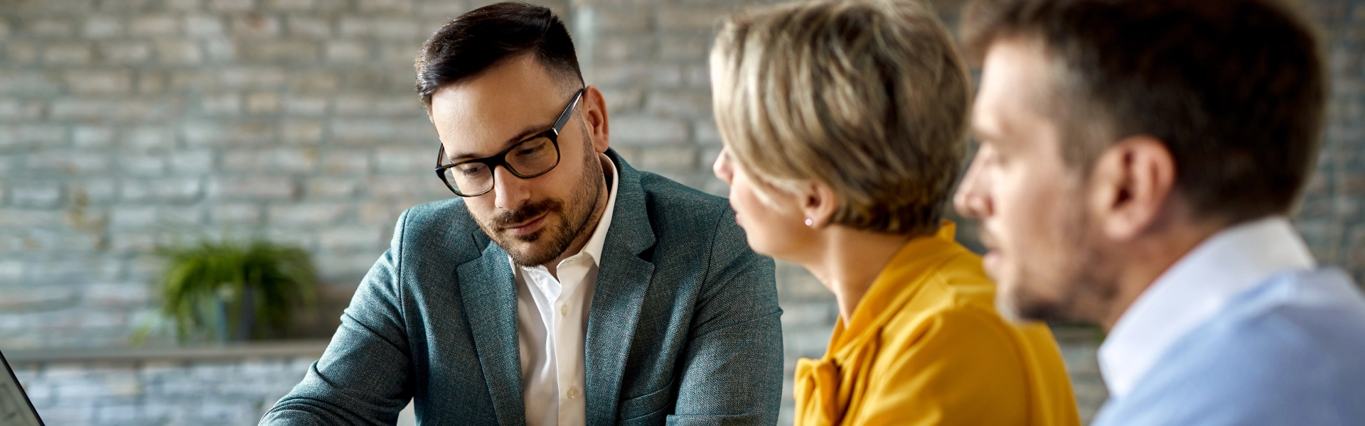 Finanzas saludables: Cómo separar tus gastos personales de los de tu empresa.